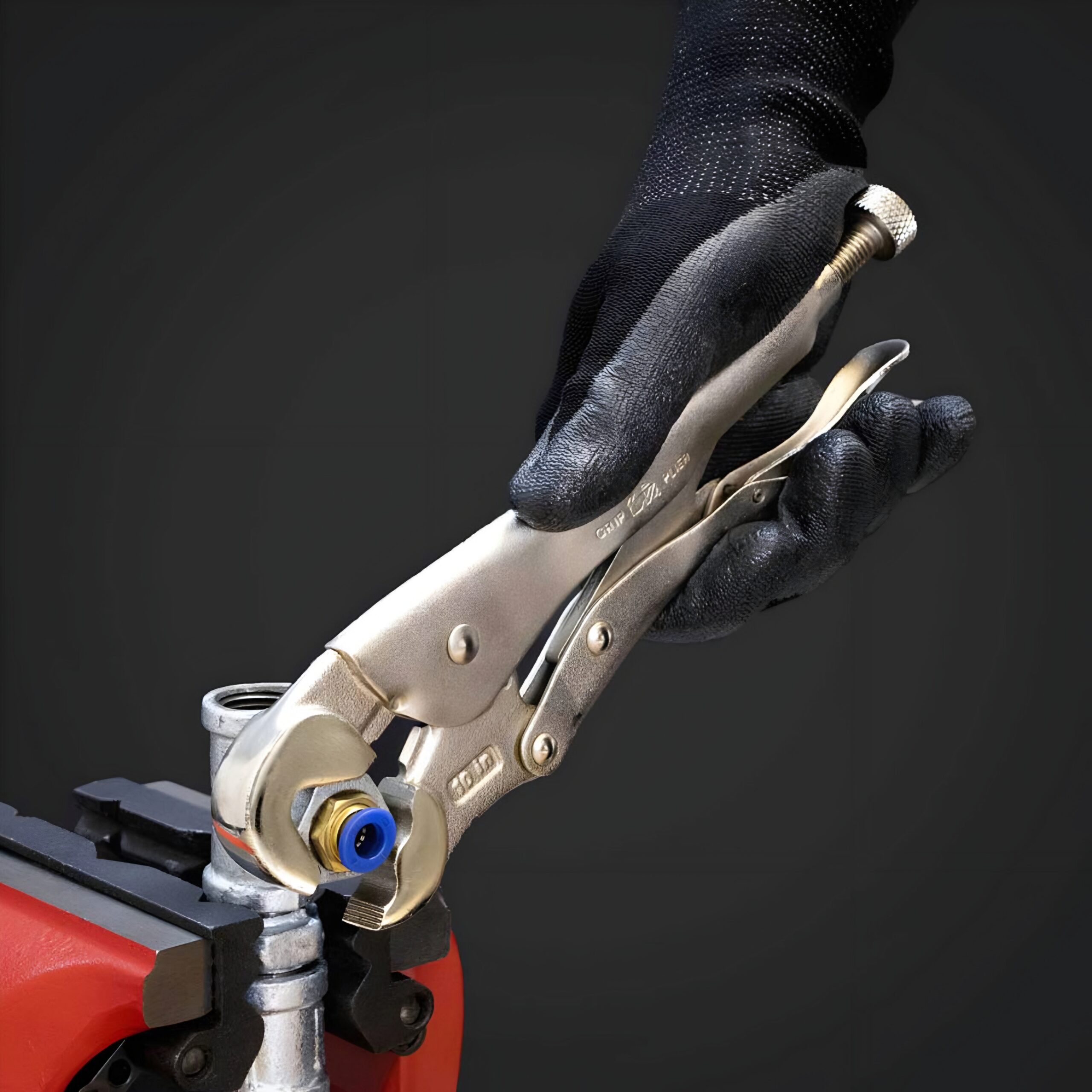 خرید انبر قفلی مهرهگیر ایران پتک HK1010 | تخفیف ویژه برای تعمیرات صنعتی انبر قفلی مهرهگیر ایران پتک مدل HK1010 - فکهای آجدار برای بازکردن مهرههای سخت با تخفیف ویژه